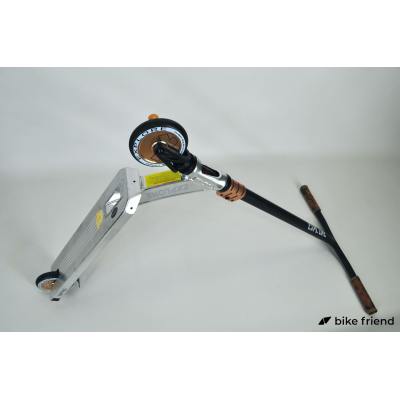 Самокат Explore Booger 300 сріблястий Самокат Explore Booger 300 сріблястий