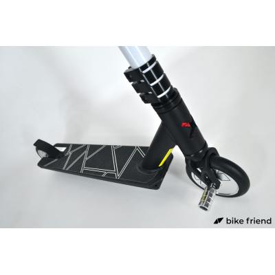 Самокат Explore Leidart Pro New черный Самокат Explore Leidart Pro New черный