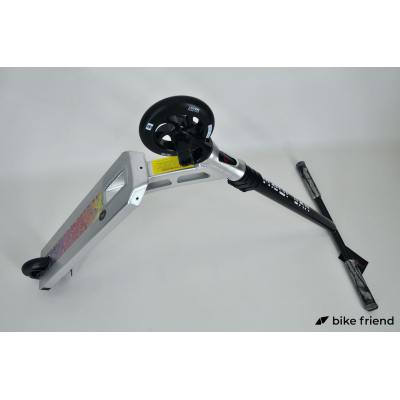 Самокат Explore Leone серый Самокат Explore Leone серый