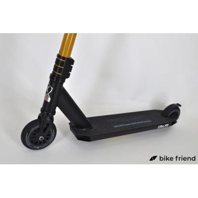 Самокат Explore Spade Deluxe II New чорний з жовтим Самокат Explore Spade Deluxe II New чорний з жовтим