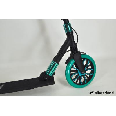 Самокат Maraton Cardinal чорний з бірюзовим Самокат Maraton Cardinal чорний з бірюзовим