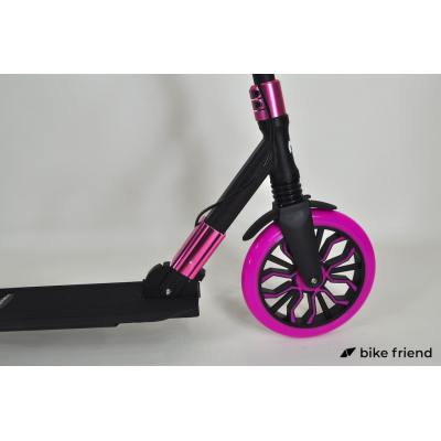 Самокат Maraton Cardinal чорний з рожевим Самокат Maraton Cardinal чорний з рожевим