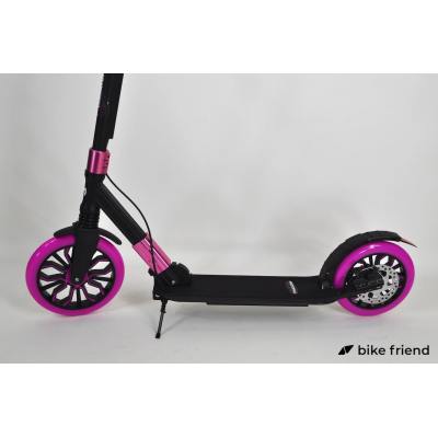 Самокат Maraton Cardinal чорний з рожевим Самокат Maraton Cardinal чорний з рожевим