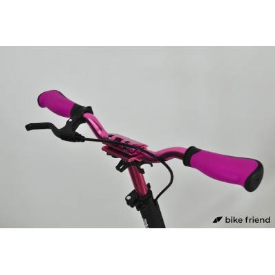 Самокат Maraton Cardinal чорний з рожевим Самокат Maraton Cardinal чорний з рожевим