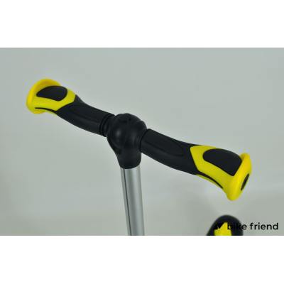 Трехколесный самокат Maraton Pony желтый с черным Трехколесный самокат Maraton Pony желтый с черным