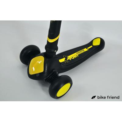 Трехколесный самокат Maraton Pony желтый с черным Трехколесный самокат Maraton Pony желтый с черным