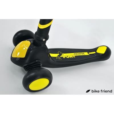 Трехколесный самокат Maraton Pony желтый с черным Трехколесный самокат Maraton Pony желтый с черным