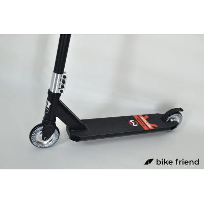 Самокат Maraton Prospect черно-красный Самокат Maraton Prospect черно-красный