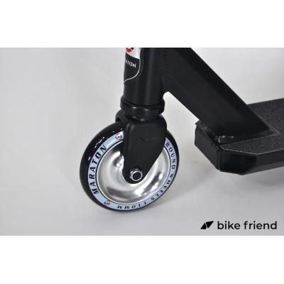 Самокат Maraton Prospect черно-красный Самокат Maraton Prospect черно-красный