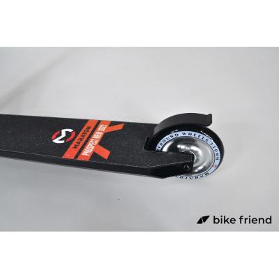 Самокат Maraton Prospect черно-красный Самокат Maraton Prospect черно-красный