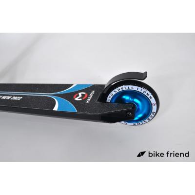 Самокат Maraton Prospect черно-синий Самокат Maraton Prospect черно-синий