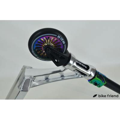 Самокат Maraton Slip Stream сріблястий Самокат Maraton Slip Stream сріблястий