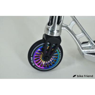 Самокат Maraton Slip Stream сріблястий Самокат Maraton Slip Stream сріблястий