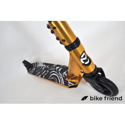 Самокат Maraton Trigger золотистый Самокат Maraton Trigger золотистый